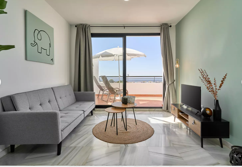 Beautifully furnished renovated 2 bedroom apartment with stunning views over Nerja and the sea.