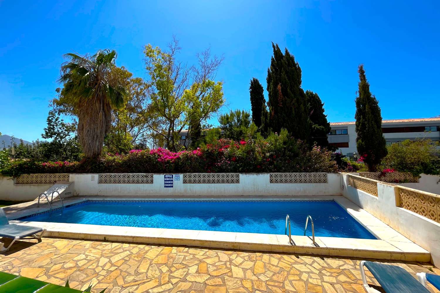 1-slaapkamer appartement met gemeenschappelijk zwembad gelegen dichtbij strand en centrum van Nerja