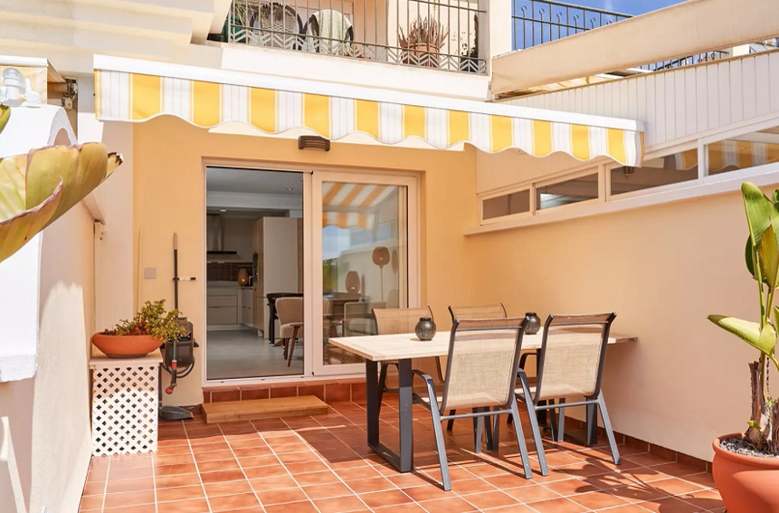Luxury sea view apartment with large terrace directly on the famous Burriana beach of Nerja.