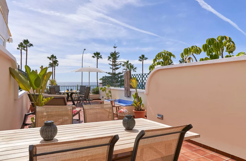 Luxury sea view apartment with large terrace directly on the famous Burriana beach of Nerja.