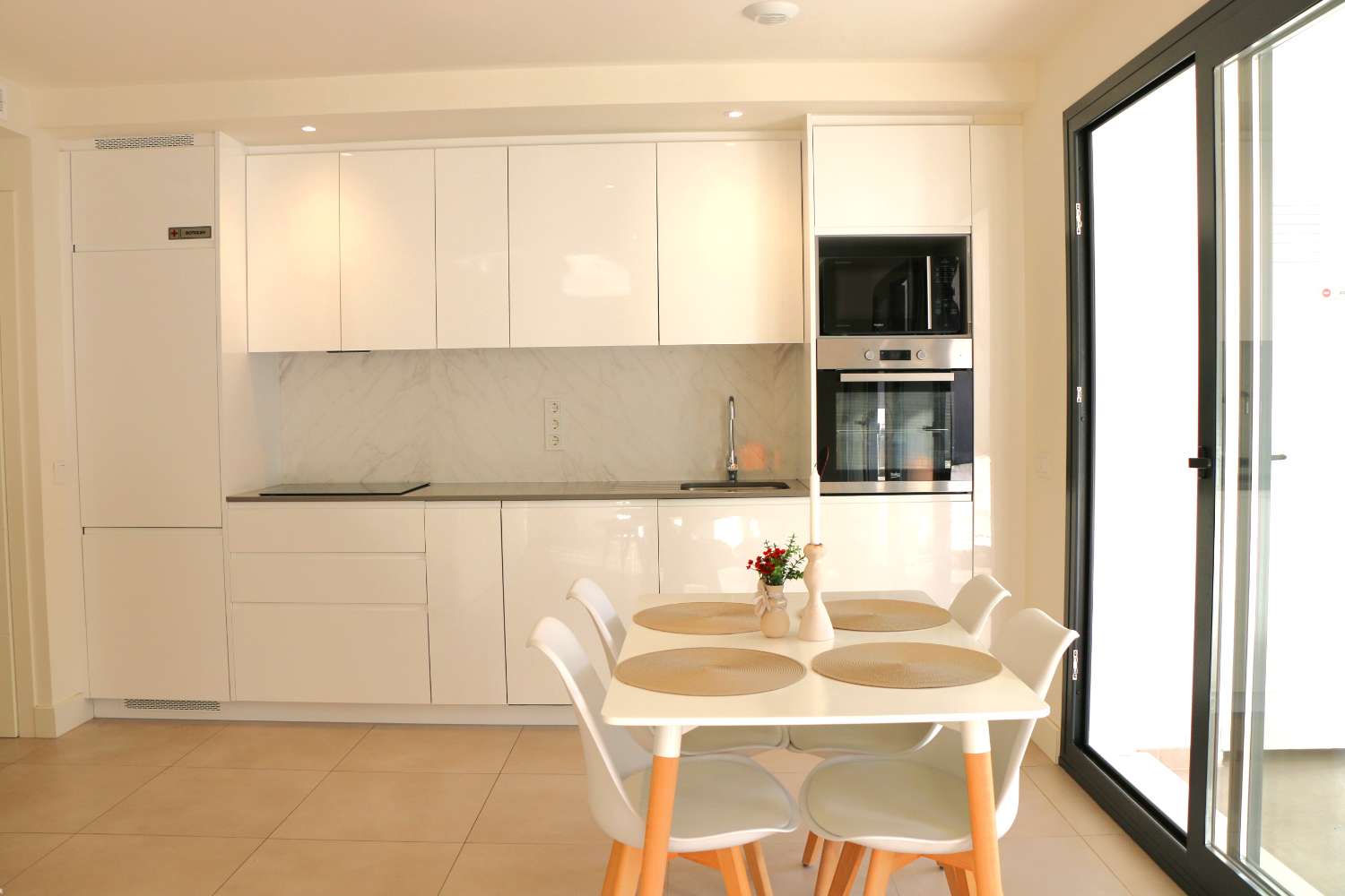 New luxuriously finished apartment in a small-scale complex for a wonderful beach holiday in Nerja, southern Spain.