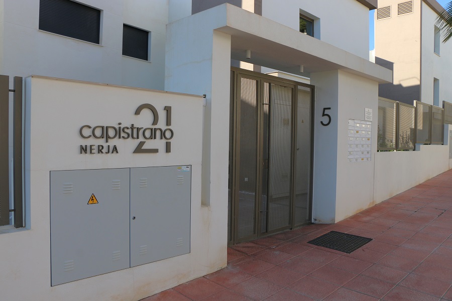 Nouvel appartement luxueusement fini dans un complexe à petite échelle pour de merveilleuses vacances à la plage à Nerja, dans le sud de l’Espagne.