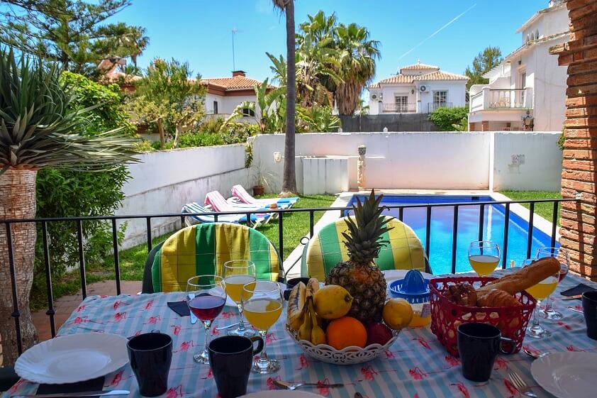 Villa met 4 slaapkamers, privé zwembad en gelegen op loopafstand strand en centrum Nerja.