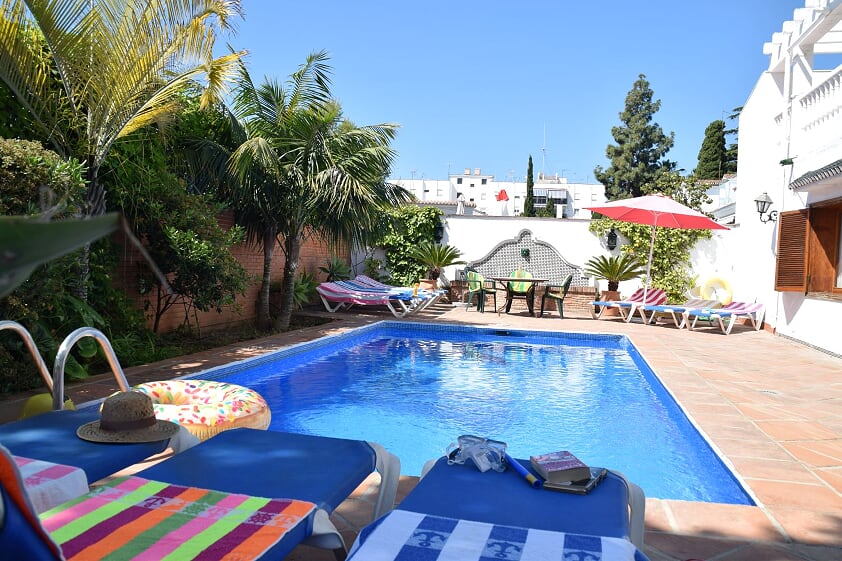 Vakker romslig villa med privat basseng, 5 minutters gange fra den berømte Burriana-stranden og 5 minutter fra det koselige sentrum av Nerja.