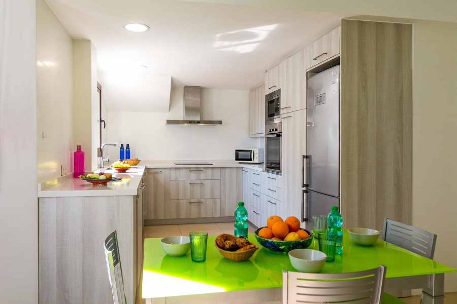 Een stijlvolle villa met 5 slaapkamers op 10 minuten lopen van het mooie witte dorpje Frigiliana.