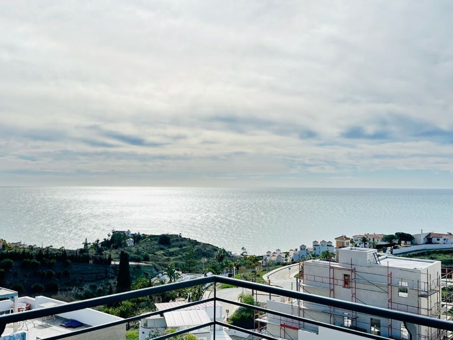 Luxe villa's met moderne stijlen in de urbanisatie Balcones del Peñoncillo in Torrox Costa.