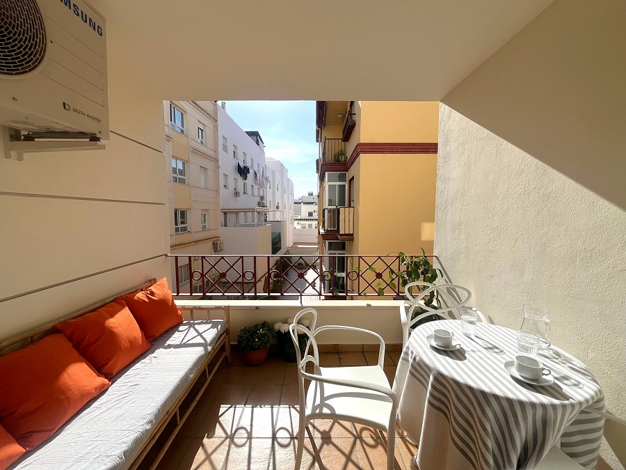 luxuriously finished apartment on the outskirts of the centre of Nerja.