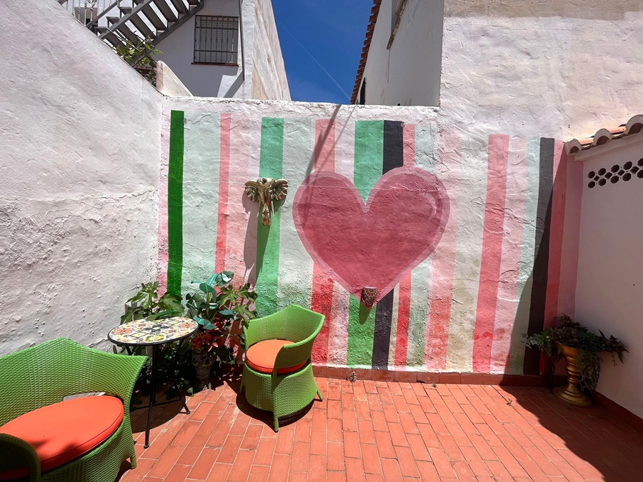 Spacious South Facing Property with Communal Pool in Almijara II Sur