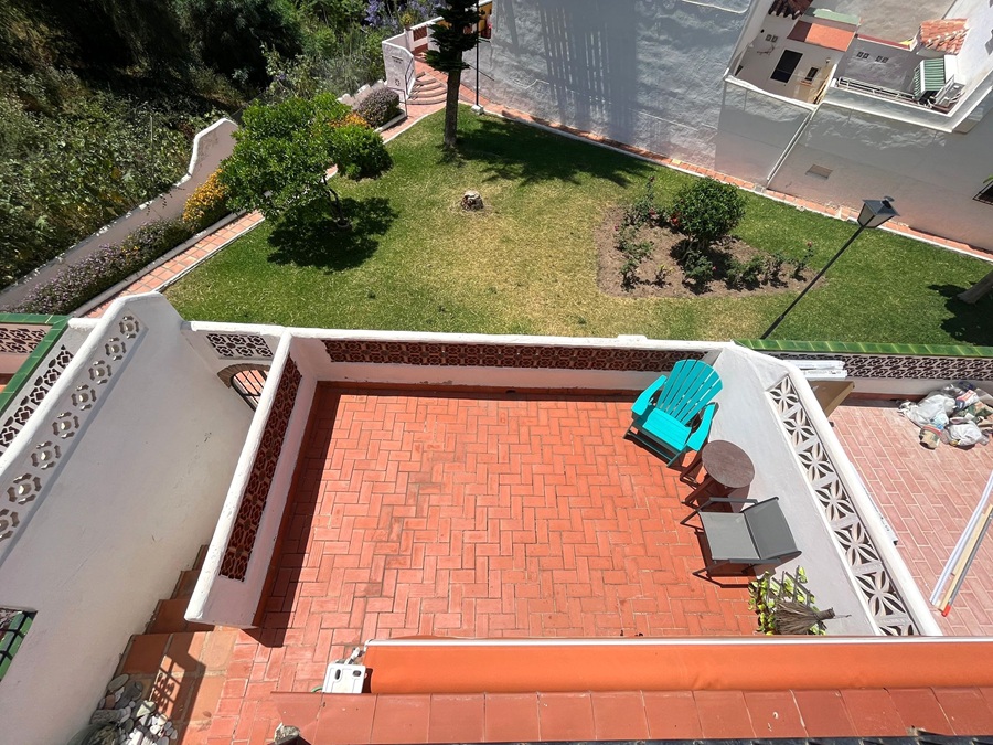Spacious South Facing Property with Communal Pool in Almijara II Sur