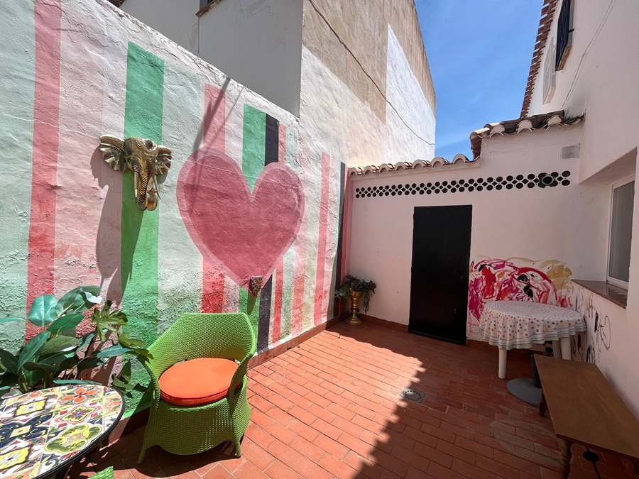 Spacious South Facing Property with Communal Pool in Almijara II Sur