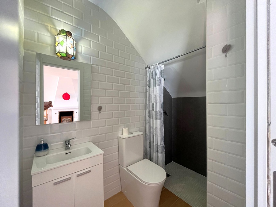 Spacious South Facing Property with Communal Pool in Almijara II Sur
