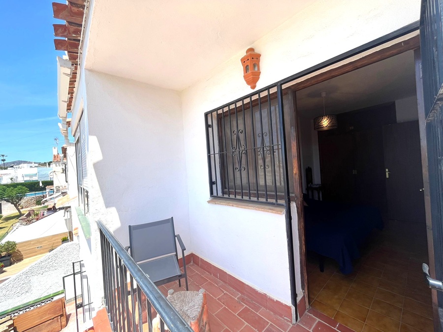 Spacious South Facing Property with Communal Pool in Almijara II Sur