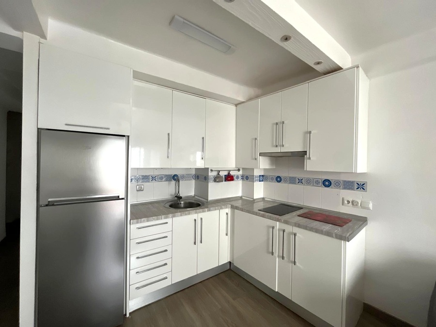 Location, location, location! Modern and bright apartment 1 minute from the Balcón de Europa
