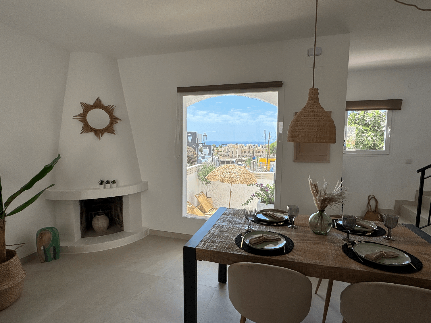 Gerenoveerd woning met prive plunge pool op een toplocatie in Nerja, op 500 meter van het strand van Burriana