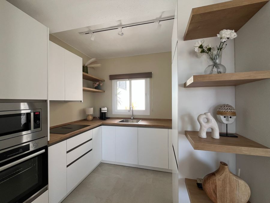 Gerenoveerd woning met prive plunge pool op een toplocatie in Nerja, op 500 meter van het strand van Burriana