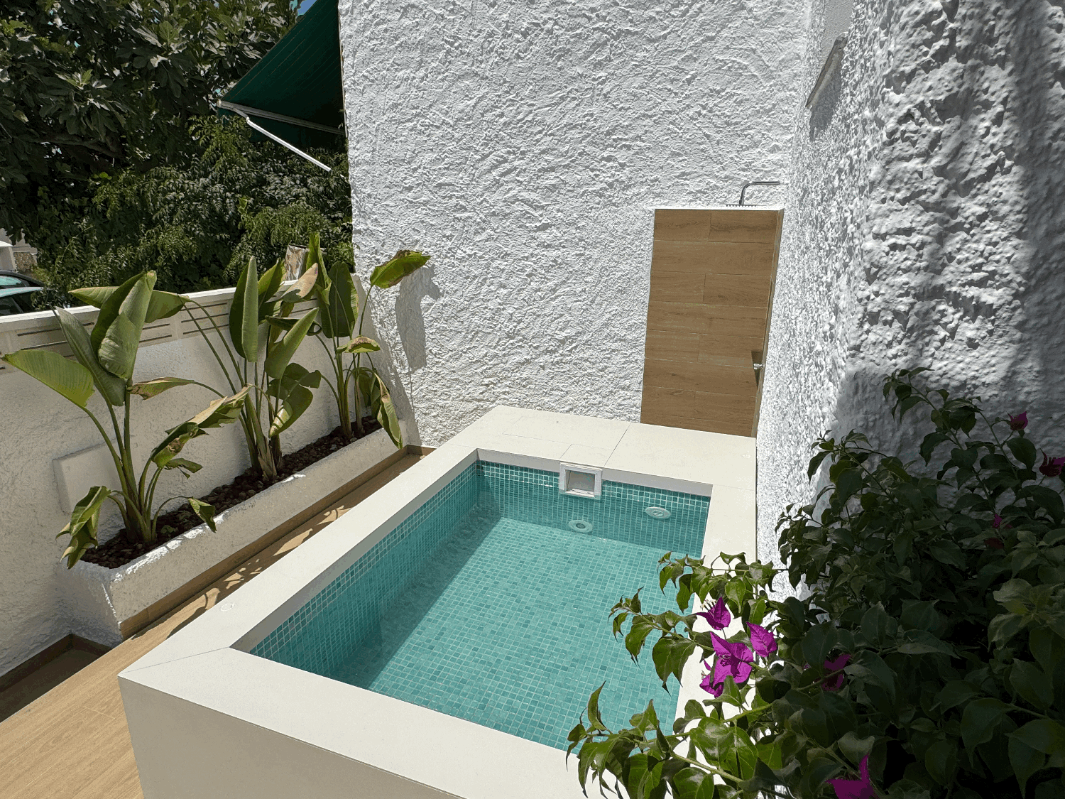 Gerenoveerd woning met prive plunge pool op een toplocatie in Nerja, op 500 meter van het strand van Burriana