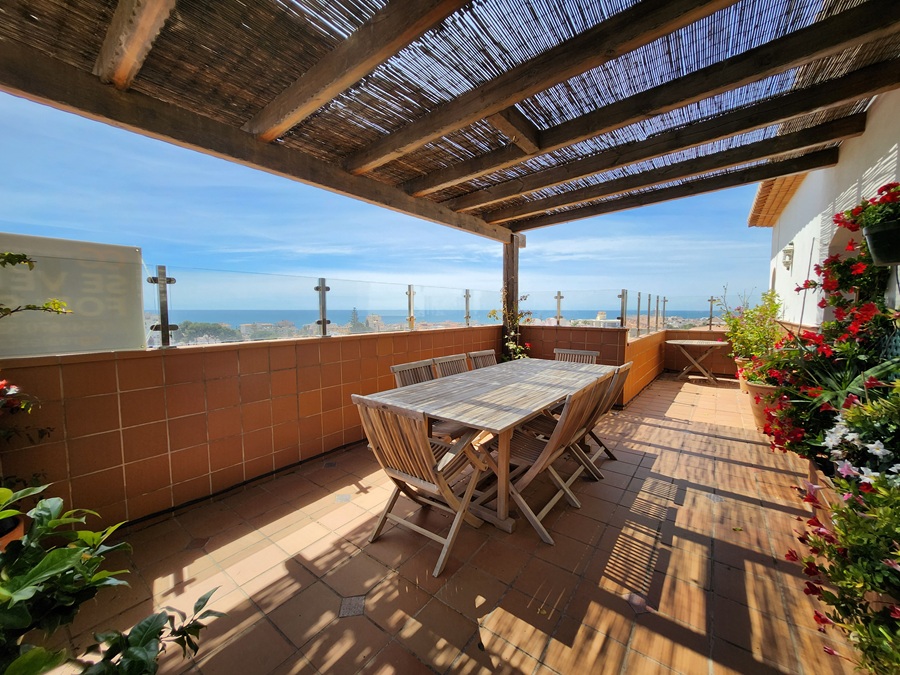 Exklusiv takvåning i Nerja med 3 sovrum, stora terrasser och spektakulär utsikt