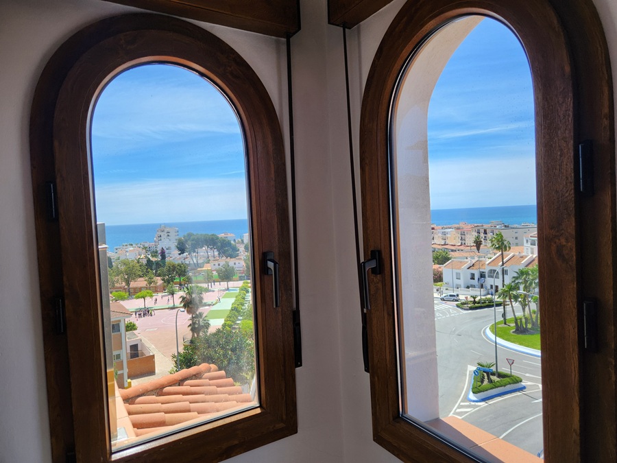 Exklusiv takvåning i Nerja med 3 sovrum, stora terrasser och spektakulär utsikt