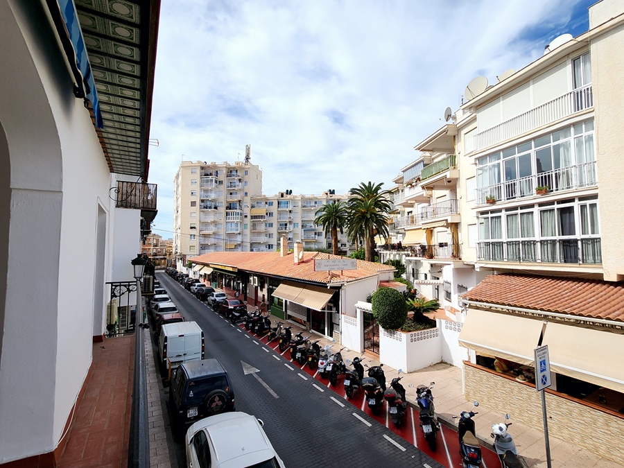 Stor hjørnelejlighed med stor terrasse og 4 soveværelser i Parador-området – Nerja