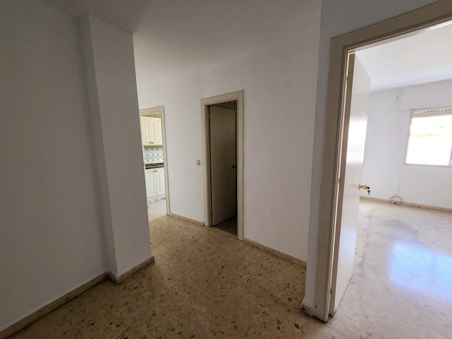 Stor hjørnelejlighed med stor terrasse og 4 soveværelser i Parador-området – Nerja