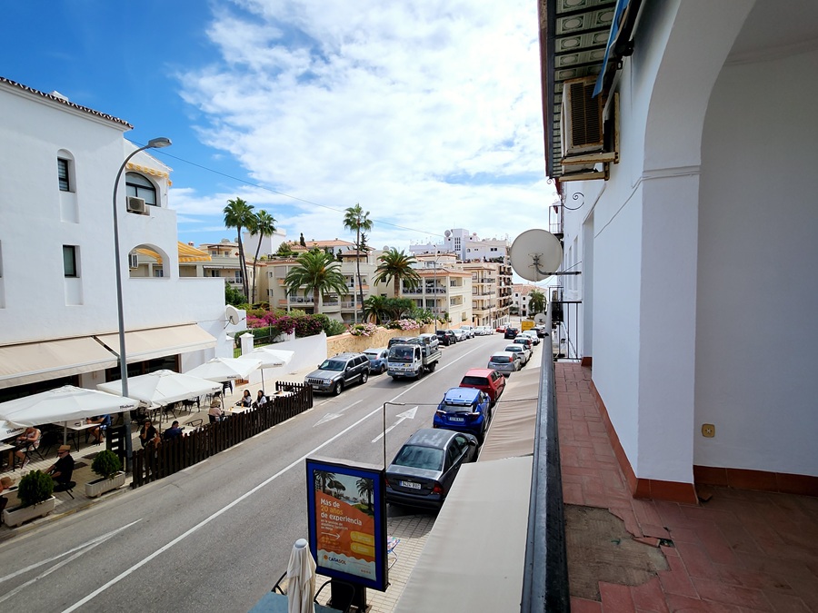 Stor hjørnelejlighed med stor terrasse og 4 soveværelser i Parador-området – Nerja