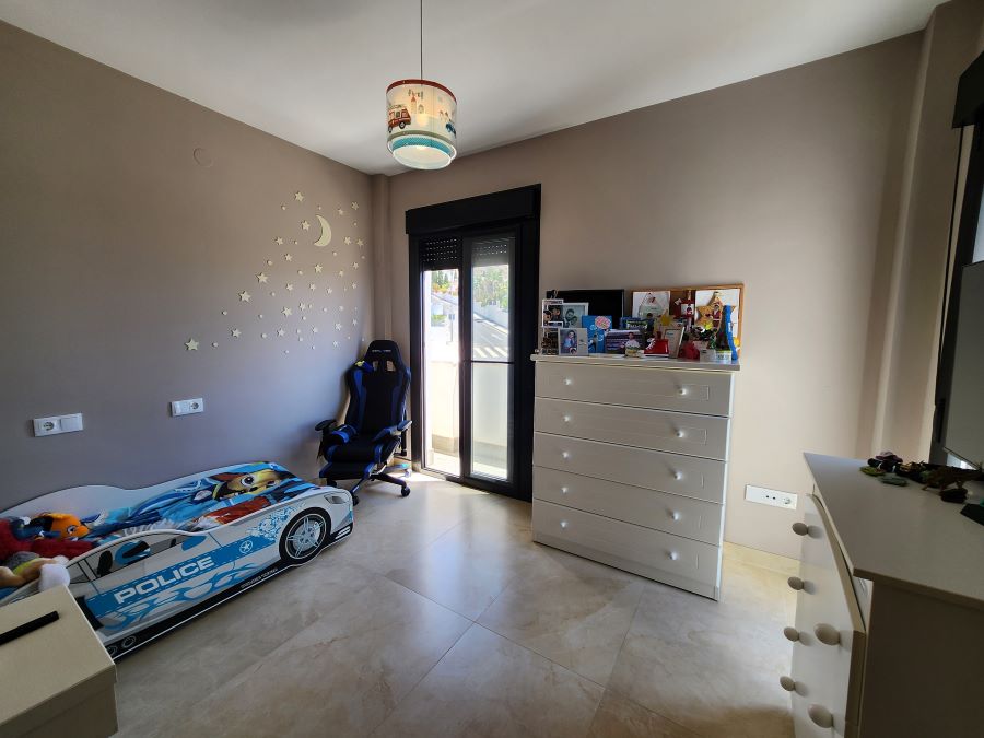 Moderne villa i Nerja med havudsigt, privat pool og stor terrasse