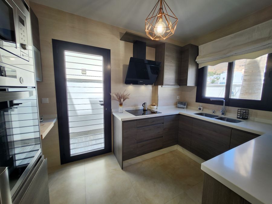 Moderne villa i Nerja med havudsigt, privat pool og stor terrasse