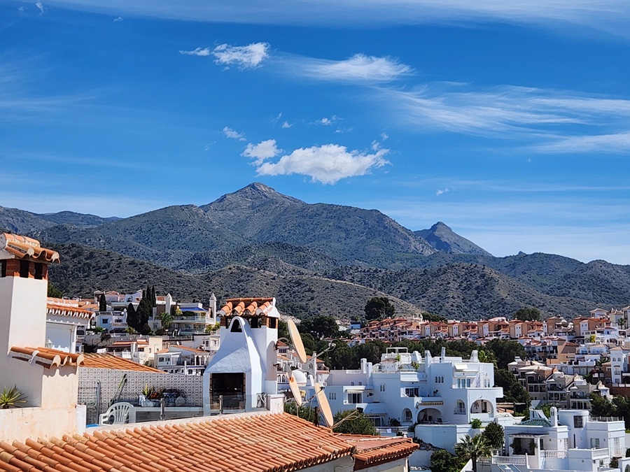 Duplex med utrolig havudsigt og fælles pool i området Parador de Nerja