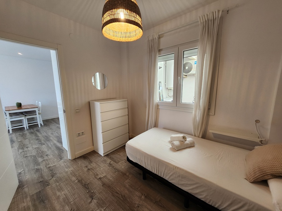 Moderne renoveret lejlighed med terrasse og udsigt i hjertet af Nerja