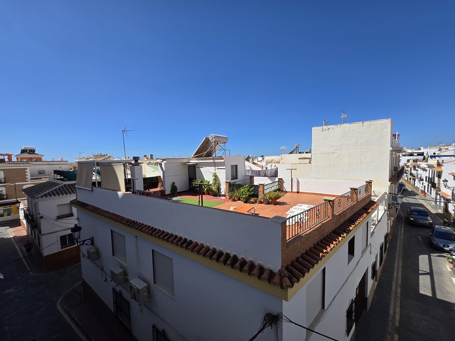 Smuk lejlighed med pool i Parador-området i Nerja