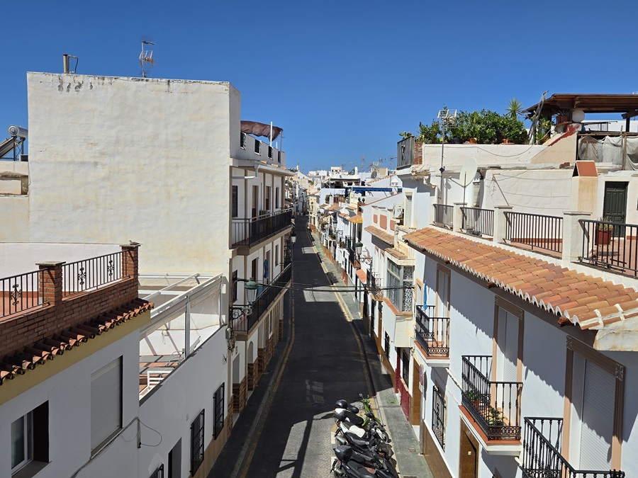 Smuk lejlighed med pool i Parador-området i Nerja