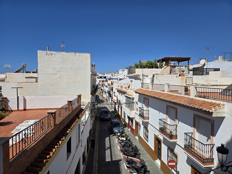 Smuk lejlighed med pool i Parador-området i Nerja