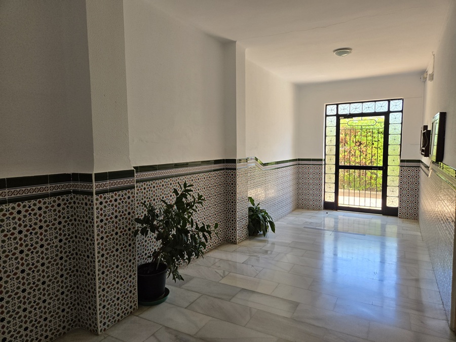 Smuk lejlighed med pool i Parador-området i Nerja