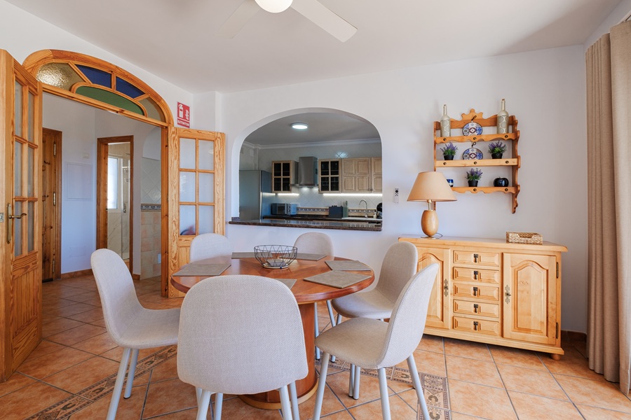 Fritliggende villa med privat pool og havudsigt i El Mirador de las Lomas - Frigiliana