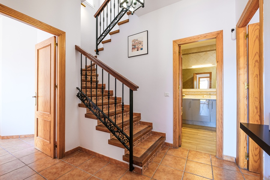 Fritliggende villa med privat pool og havudsigt i El Mirador de las Lomas - Frigiliana