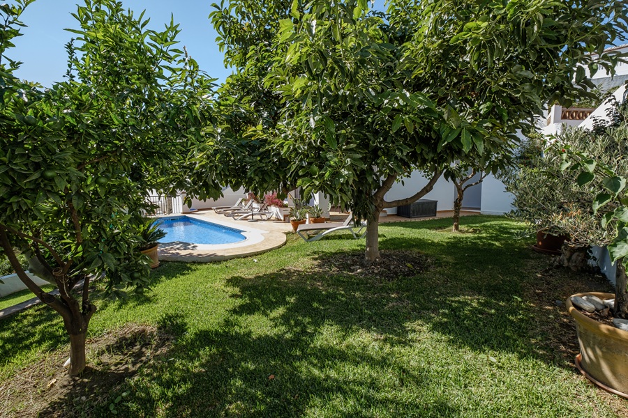 Fritliggende villa med privat pool og havudsigt i El Mirador de las Lomas - Frigiliana