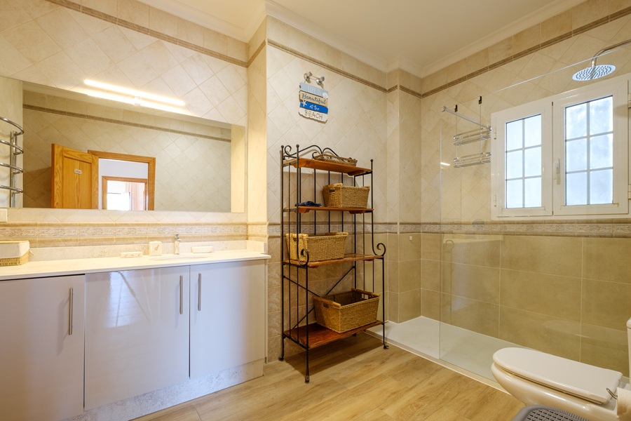 Fritliggende villa med privat pool og havudsigt i El Mirador de las Lomas - Frigiliana