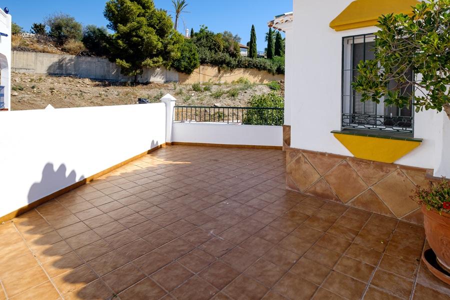 Fritliggende villa med privat pool og havudsigt i El Mirador de las Lomas - Frigiliana