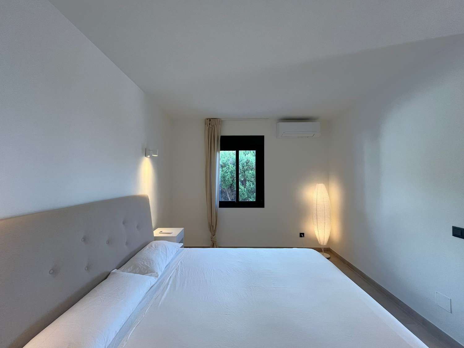 Imponerende fritliggende villa med havudsigt, privat pool og ideel beliggenhed nær Playa Burriana – Nerja