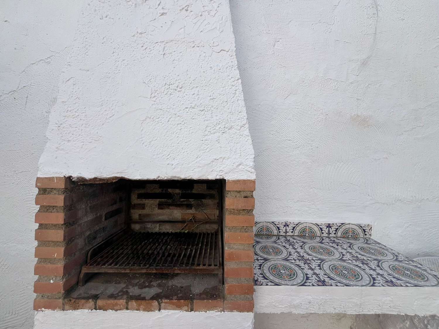 Imponerende fritliggende villa med havudsigt, privat pool og ideel beliggenhed nær Playa Burriana – Nerja