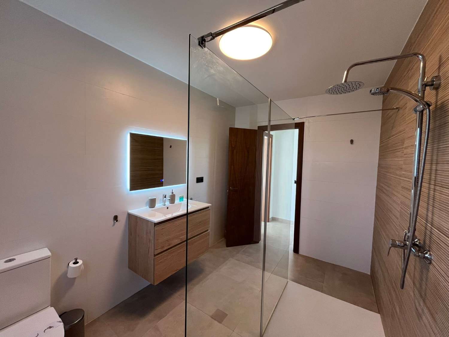 Imponerende fritliggende villa med havudsigt, privat pool og ideel beliggenhed nær Playa Burriana – Nerja