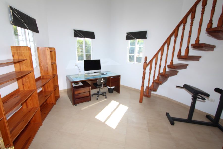 Villa med privat pool 500 meter fra Burriana-stranden