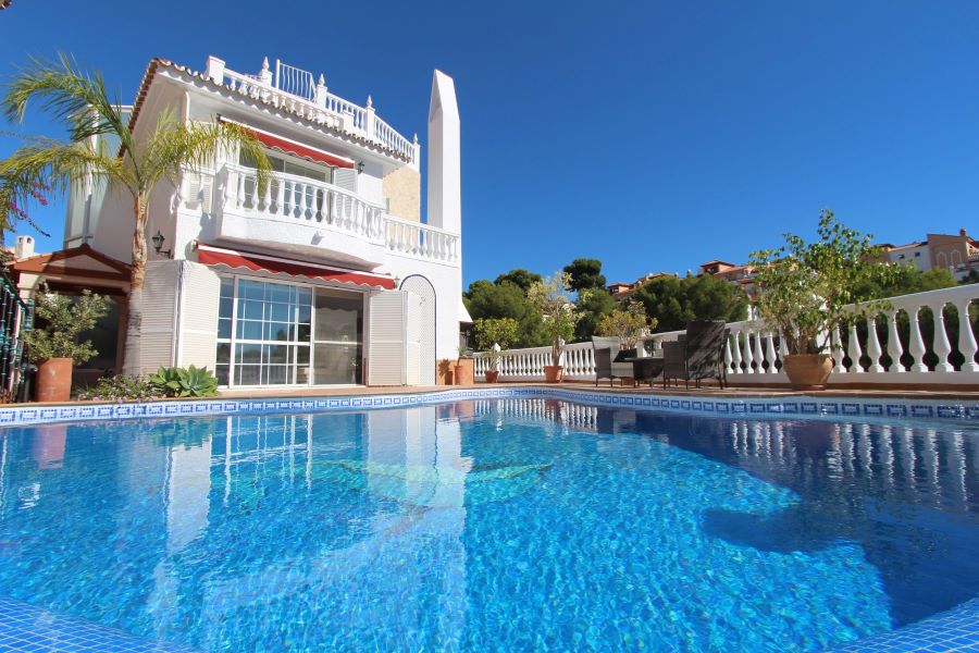 Villa med privat pool 500 meter fra Burriana-stranden
