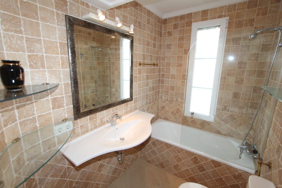 Villa med privat pool 500 meter fra Burriana-stranden