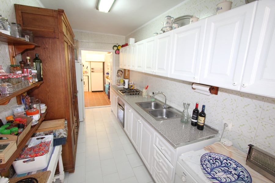 Charmerende sydvendt lejlighed med privat pool i East Nerja