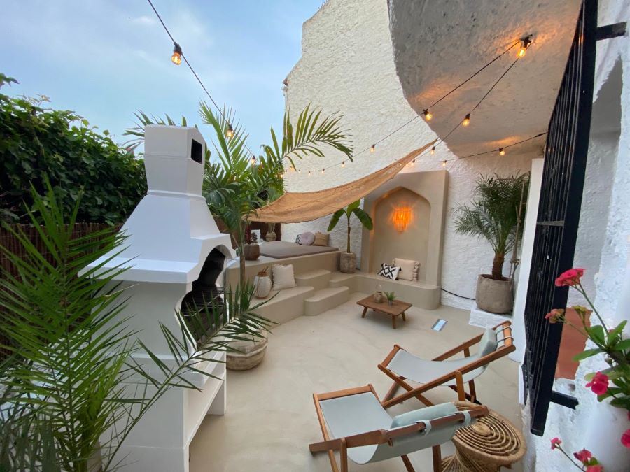 Fantastisk stuga med havsutsikt från den rymliga balkongen, bara sex minuters promenad från Burriana-stranden, Nerja.