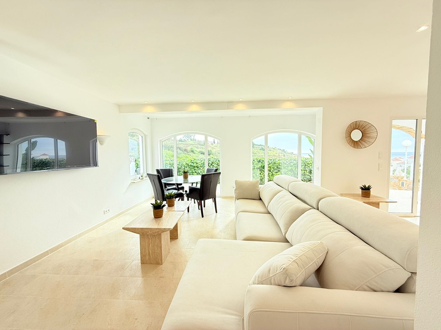 Villa med privat pool i Torrox Costa (El Peñoncillo) med havsutsikt.