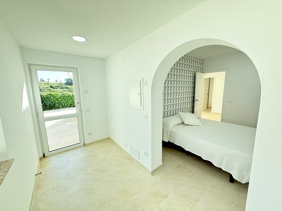 Villa med privat pool i Torrox Costa (El Peñoncillo) med havsutsikt.