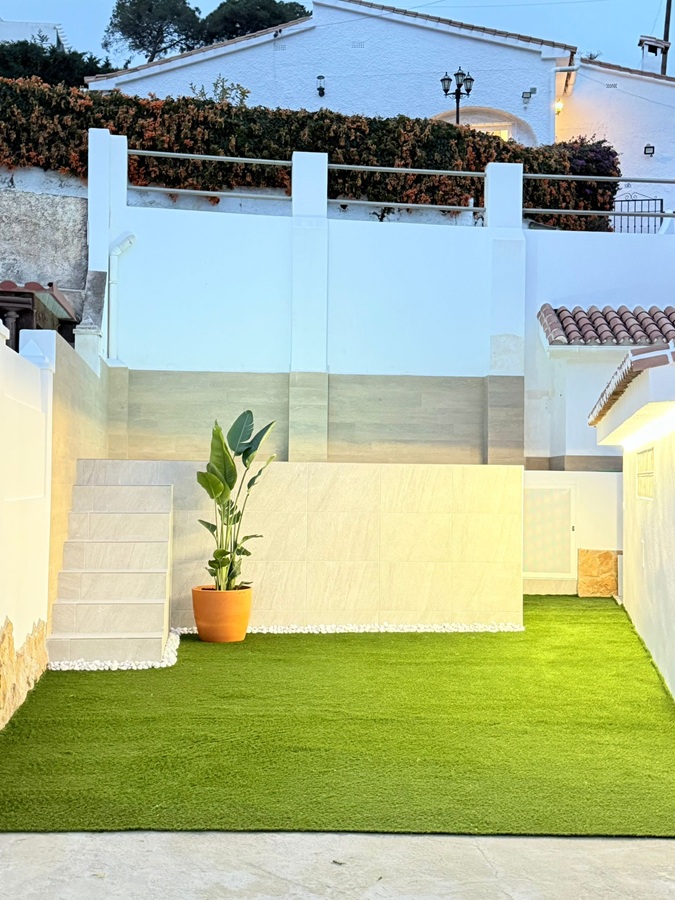 Villa med privat pool i Torrox Costa (El Peñoncillo) med havsutsikt.