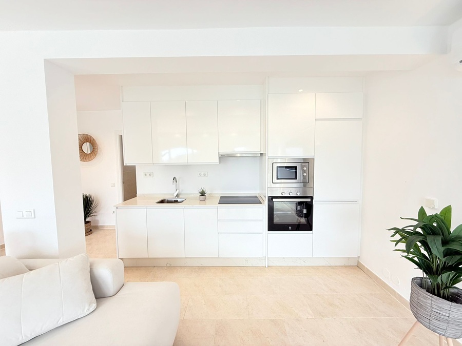 Villa med privat pool i Torrox Costa (El Peñoncillo) med havsutsikt.